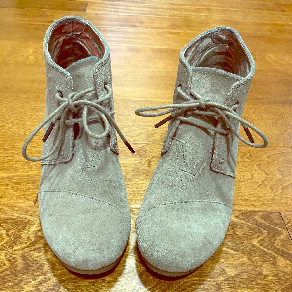 Desert Taupe Suede Women's Kala Booties- size 10